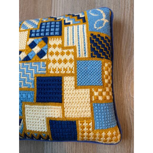 Vintage 70s Handmade‎ Bargello Needlepoint Harvest Gold Blue Throw Pillow Velour - Picture 3 of 5